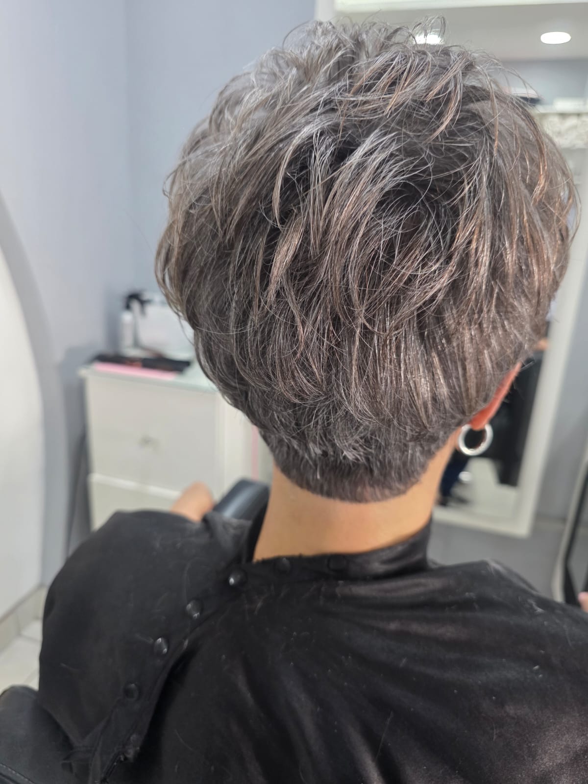 Textured pixie with volume